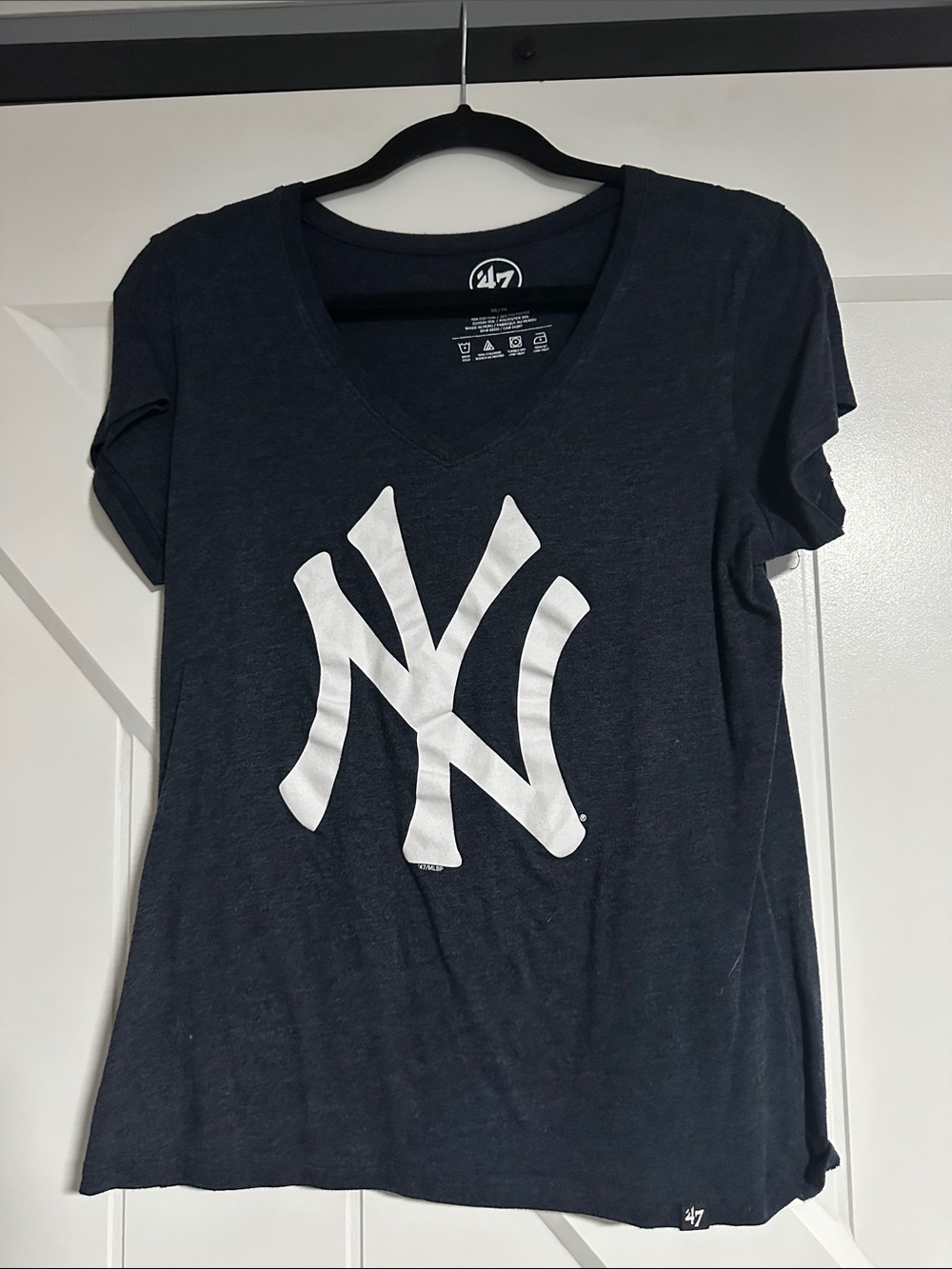 47 Women's Navy V-Neck New York Yankees Logo Tee